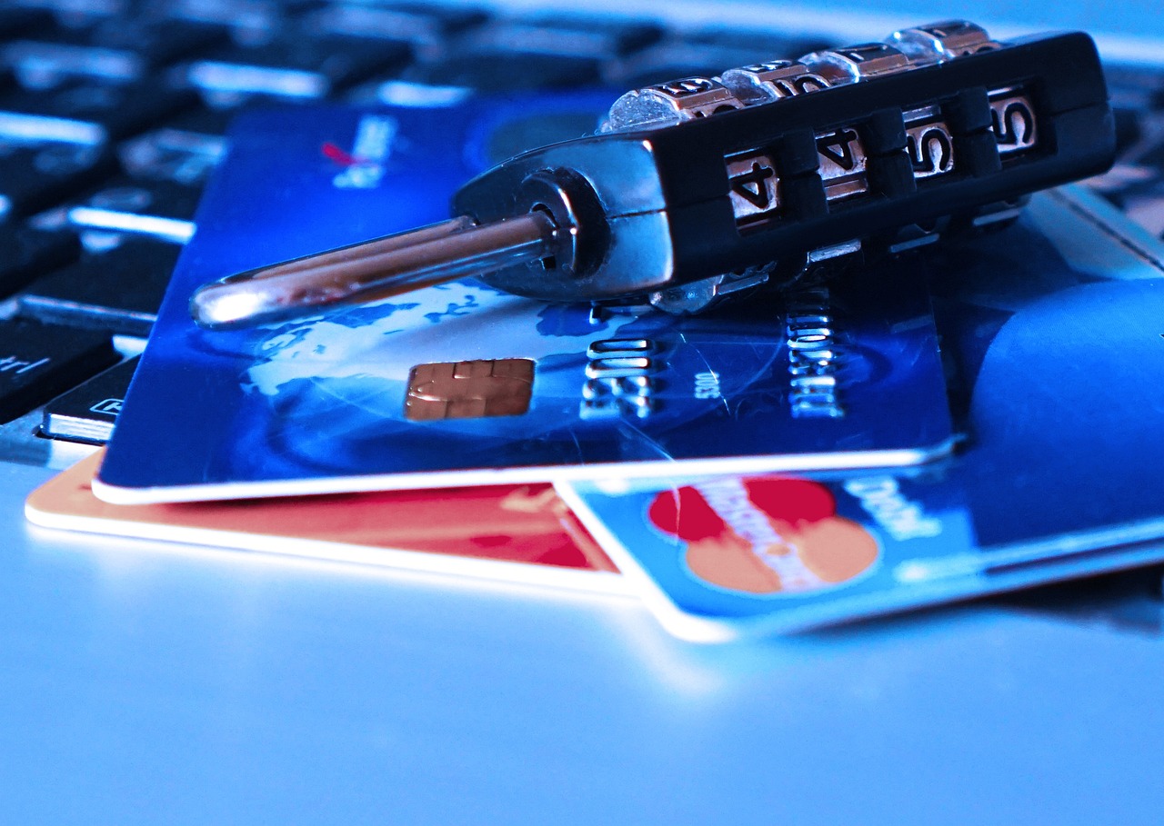 新NISAで利用できるおすすめのクレジットカードは？