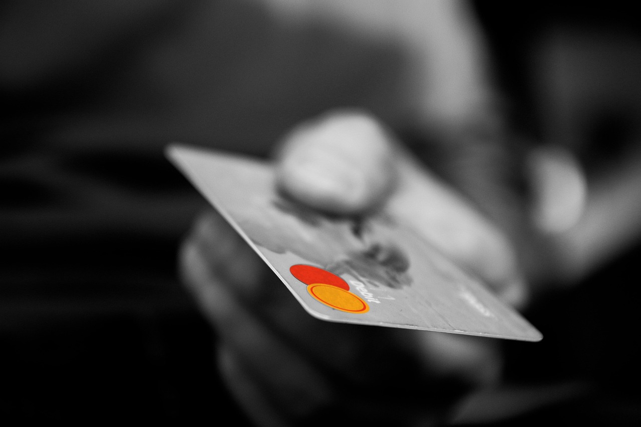 新NISAを利用するためのクレジットカードの選び方は？