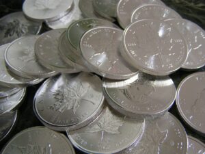 新NISAで分配金を再投資できる方法は？