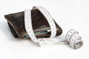 新NISAで投資信託のコストを比較するポイントは？
